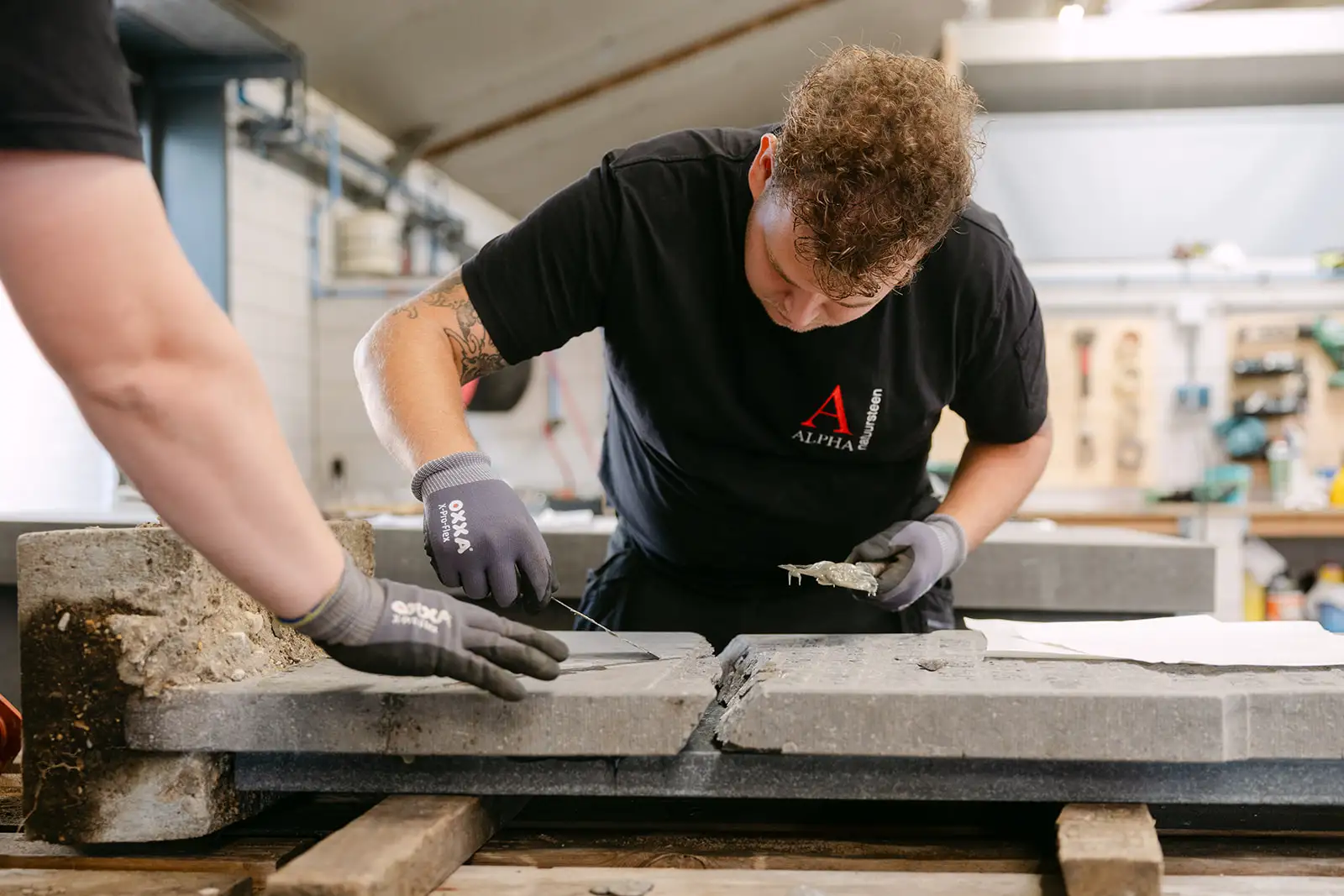 Restauratie grafmonument Alpha Natuursteen